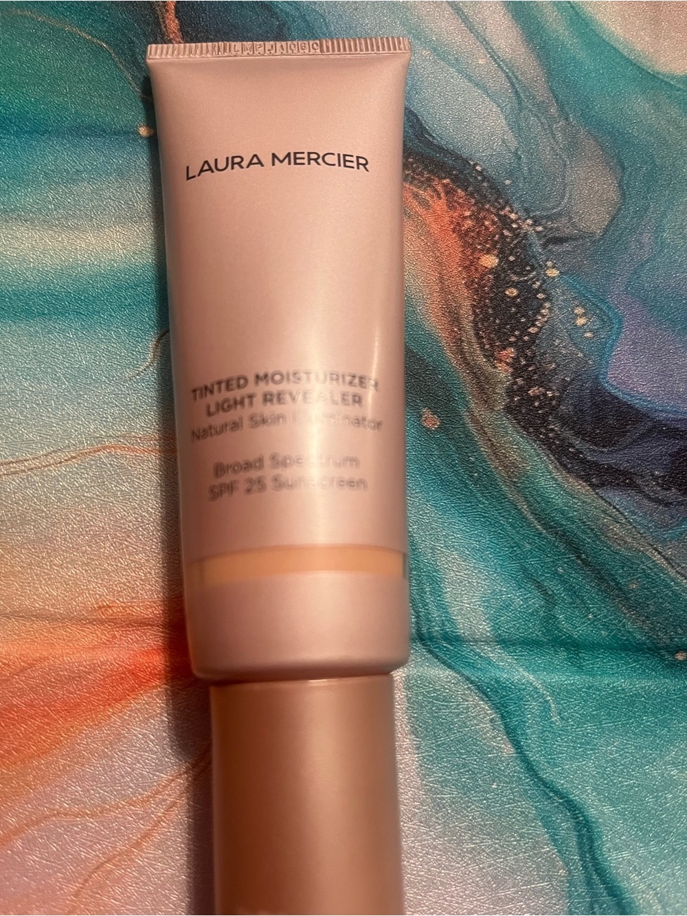 laura mercier Tinted Moisturizer Light Revealer skin illuminator 100 cameo